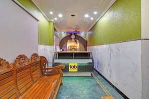 Reception - Fabhotel Step Inn I (Bhubaneshwar)