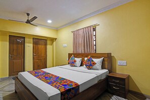 Executive Room | Egyptian cotton sheets, premium bedding, in-room safe, free WiFi - Fabhotel Step Inn I (Bhubaneshwar)