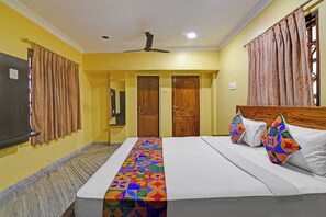Egyptian cotton sheets, premium bedding, in-room safe, free WiFi - Fabhotel Step Inn I (Bhubaneshwar)