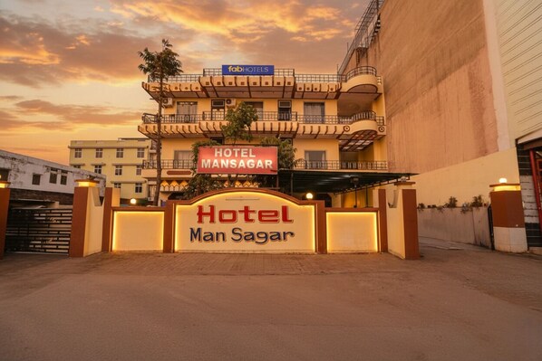 Front of property - Via Mansagar (Jaipur)