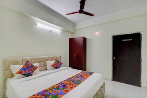 Egyptian cotton sheets, premium bedding, in-room safe, free WiFi - Fabhotel Honey Grand (Hyderabad)