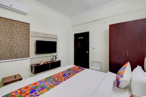 Egyptian cotton sheets, premium bedding, in-room safe, free WiFi - Fabhotel Honey Grand (Hyderabad)