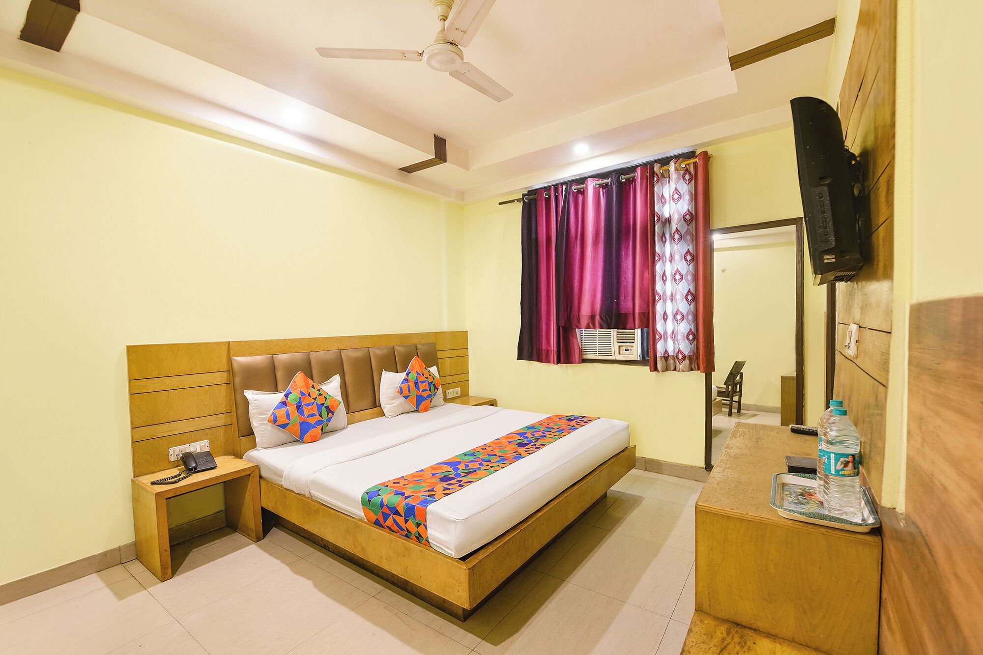 Egyptian cotton sheets, premium bedding, in-room safe, free WiFi