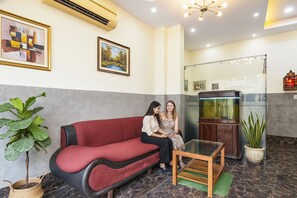 Lobby - Fabhotel Golden Gate Deluxe (New Delhi)