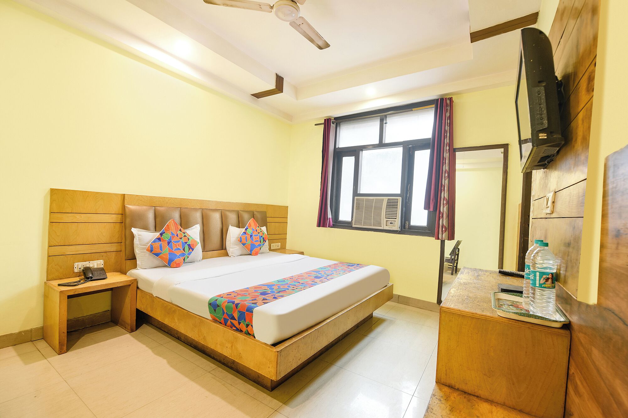 Egyptian cotton sheets, premium bedding, in-room safe, free WiFi