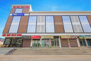 Exterior - Fabhotel Shri Hari Singh Dham (Vrindavan)