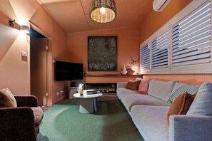 TV, fireplace, offices - The Nest | Couples Outdoor Bath + Sauna (Tootgarook)