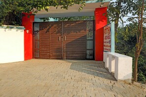 Property entrance - Via Atithi Inn (Varanasi)