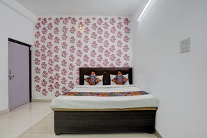 豪華客房 | 埃及棉床單、高級寢具、房內夾萬、免費 Wi-Fi