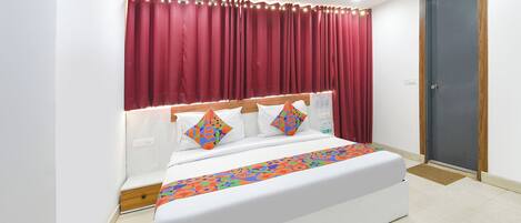 Deluxe-Zimmer | Bettwäsche aus ägyptischer Baumwolle, hochwertige Bettwaren, Zimmersafe