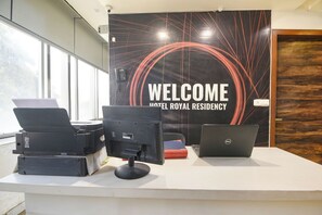 Reception - Fabhotel Royal Residency Sector 11 (Faridabad)