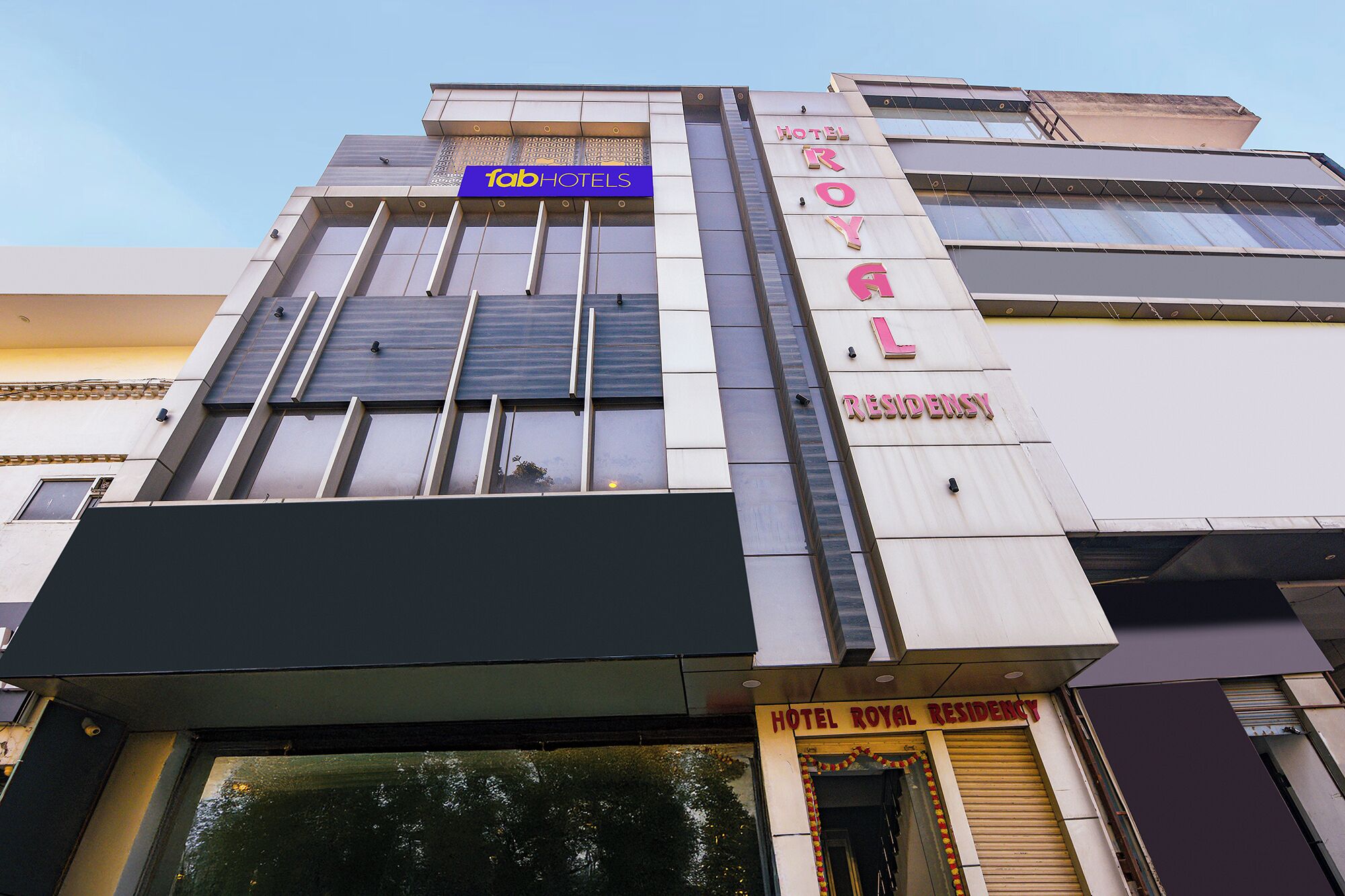 المنشأة من الخارج