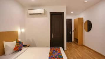 Egyptian cotton sheets, premium bedding, in-room safe, free WiFi