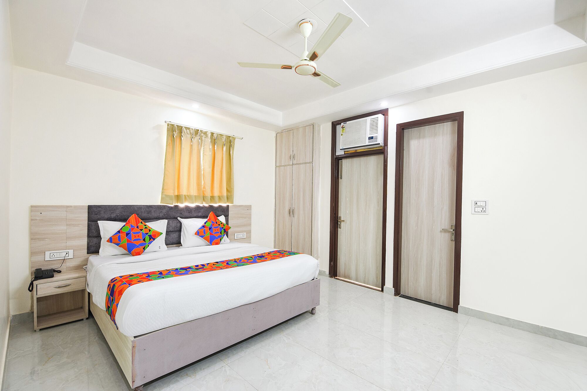 Egyptian cotton sheets, premium bedding, in-room safe, free WiFi