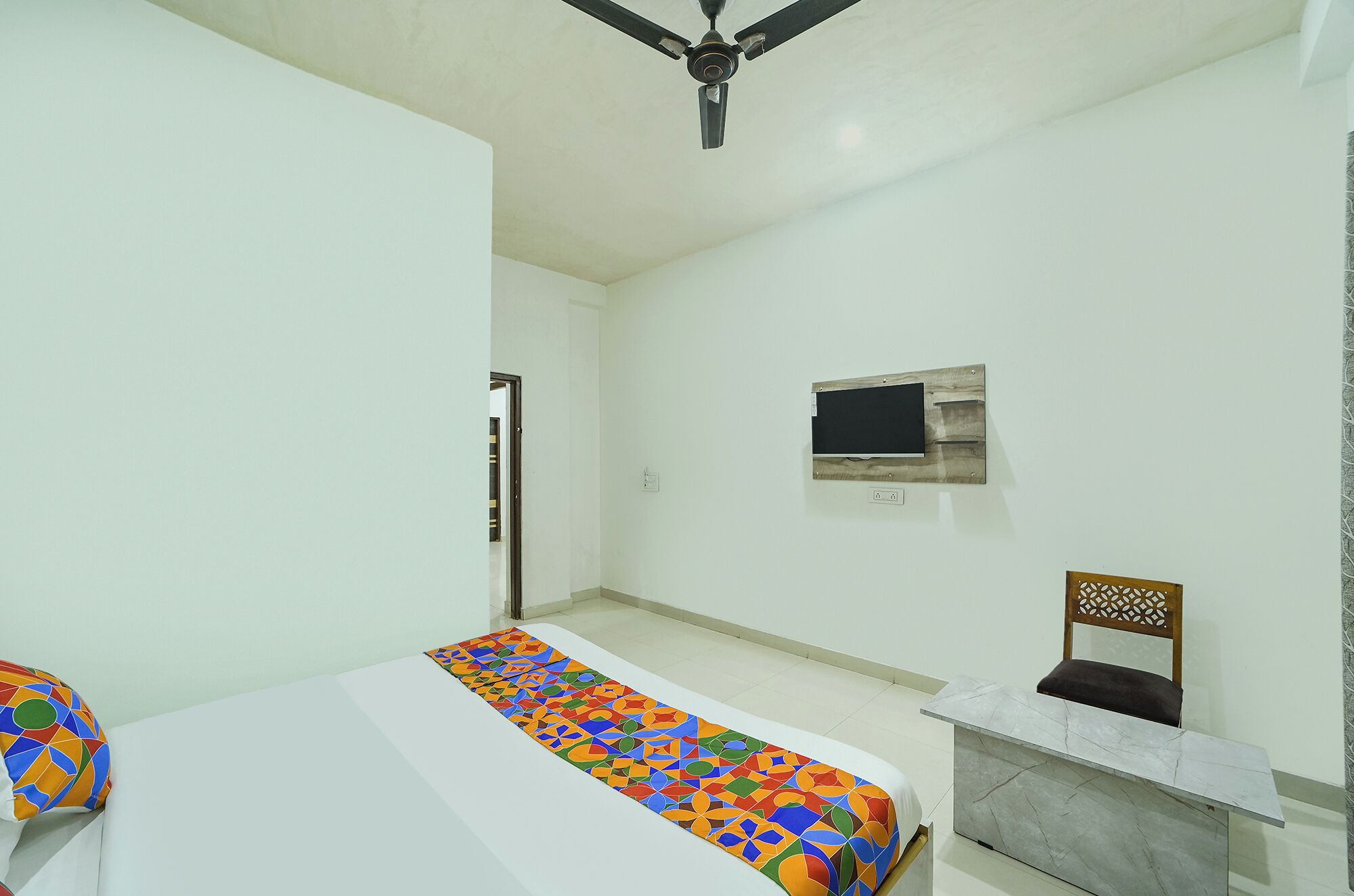 Egyptian cotton sheets, premium bedding, in-room safe, free WiFi