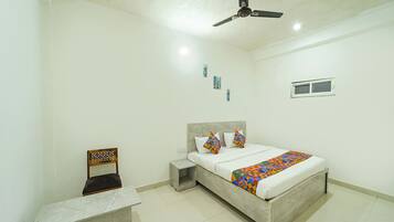 Egyptian cotton sheets, premium bedding, in-room safe, free WiFi