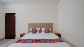 Egyptian cotton sheets, premium bedding, in-room safe, free WiFi