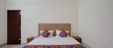 Egyptian cotton sheets, premium bedding, in-room safe, free WiFi