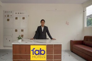Reception - Fabhotel Sri Aditya Inn (Anekal)