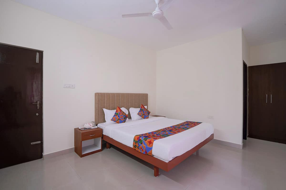 Deluxe Room | Egyptian cotton sheets, premium bedding, in-room safe, free WiFi