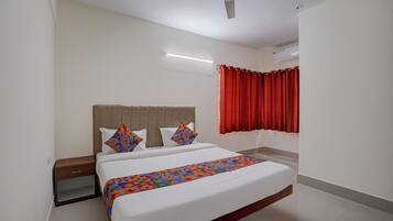 Egyptiske bomuldslagner, premium-sengetøj, pengeskab på værelset