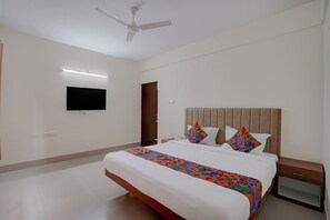 Egyptian cotton sheets, premium bedding, in-room safe, free WiFi - Fabhotel Sri Aditya Inn (Anekal)