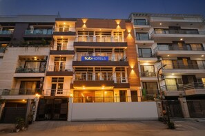 Exterior - Fabhotel 82 Inn (New Delhi)