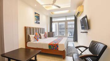 Deluxe Room | Egyptian cotton sheets, premium bedding, in-room safe, free WiFi