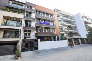 Exterior - Fabhotel 82 Inn (New Delhi)