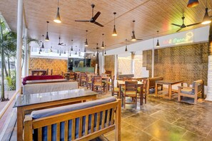Restaurant - Fabhotel Bay Breeze (Morjim)