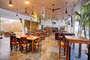 Restaurant - Fabhotel Bay Breeze (Morjim)