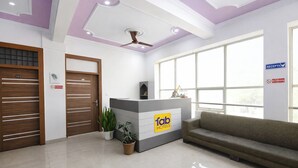 Reception - Fabhotel Divine (Gurugram)