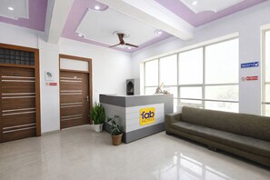 Reception - Fabhotel Divine (Gurugram)