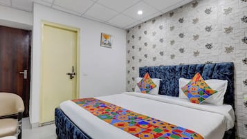 Egyptian cotton sheets, premium bedding, in-room safe, free WiFi