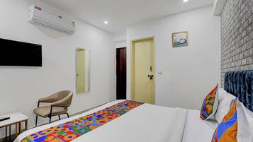 Egyptian cotton sheets, premium bedding, in-room safe, free WiFi