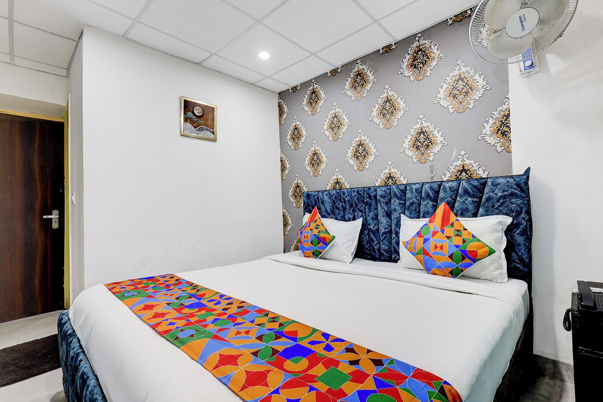 Egyptian cotton sheets, premium bedding, in-room safe, free WiFi