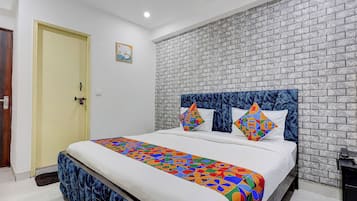 Egyptian cotton sheets, premium bedding, in-room safe, free WiFi