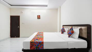 Egyptian cotton sheets, premium bedding, in-room safe, free WiFi