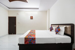 Egyptian cotton sheets, premium bedding, in-room safe, free WiFi