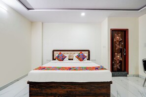 Egyptian cotton sheets, premium bedding, in-room safe, free WiFi - Fabhotel Royal Garuda Palace (Ramanagara)