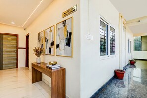 Lobby - Fabhotel Royal Garuda Palace (Ramanagara)