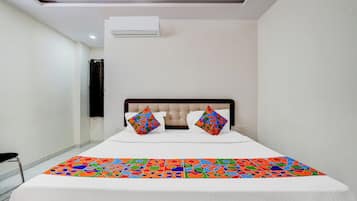 Egyptian cotton sheets, premium bedding, in-room safe, free WiFi