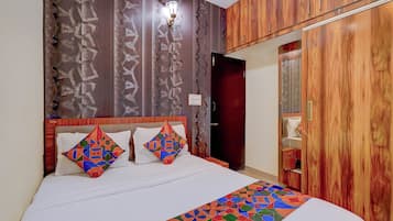 Egyptian cotton sheets, premium bedding, in-room safe, free WiFi
