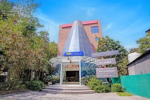 Exterior - Fabhotel Satyan Inn (Rahata)