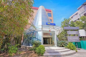 Exterior - Fabhotel Satyan Inn (Rahata)
