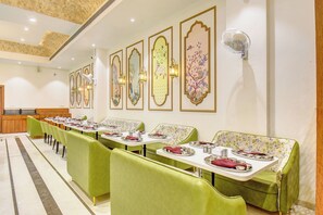Restaurant - FabHotel Prime Chhappan (Chhatrapati Sambhajinagar)