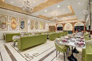 Restaurant - Fabhotel Chhappan (Chhatrapati Sambhajinagar)
