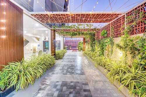 FabHotel Prime Chhappan