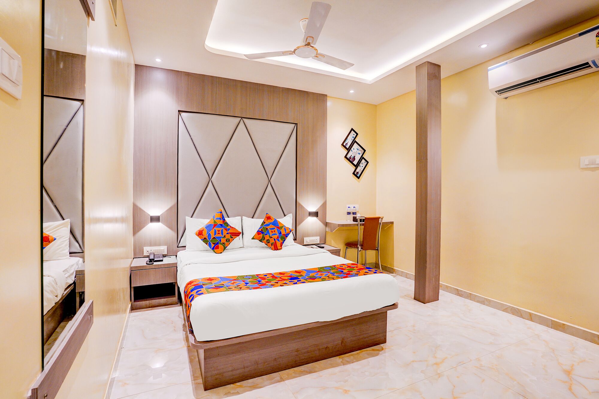 Deluxe kamer | Lakens van Egyptisch katoen, luxe beddengoed, een kluis op de kamer