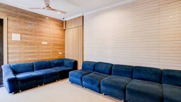 Coin salon dans le hall